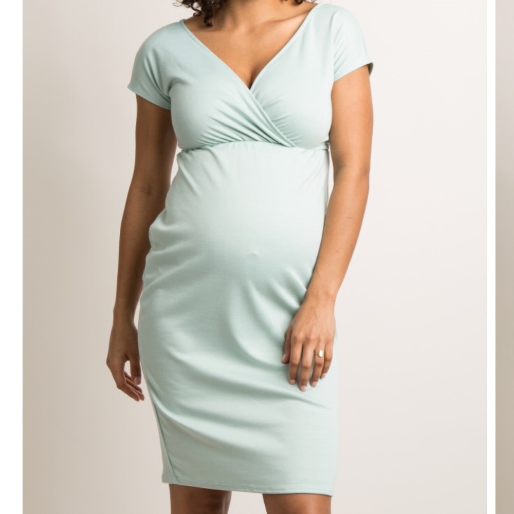 Light Green V Neck Fitted Maternity Dress 👗